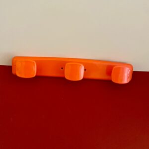 Porte-manteau vintage orange SYLA années 70
