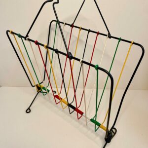 Porte-revues vintage en fil scoubidou – années 60
