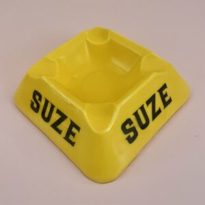 Cendrier publicitaire vintage Suze en opaline jaune – Guerville – Made in France – Années 70