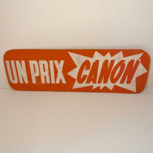 Panneau publicitaire de magasin « Un Prix Canon » en carton – années 70