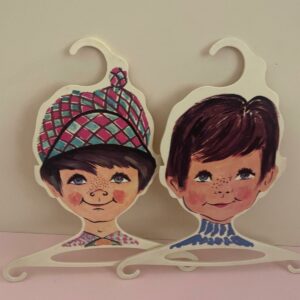 Lot 2 cintres vintage