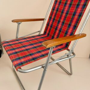 Chaise pliante vintage enfant en tissu écossais et bois – Années 80
