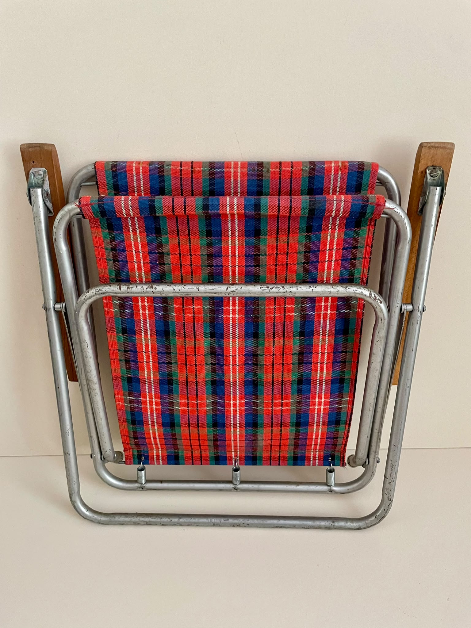 Chaise pliante vintage enfant en tissu écossais et bois – Années 80