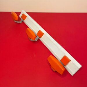 Porte-manteaux vintage 3 patères orange – Années 70