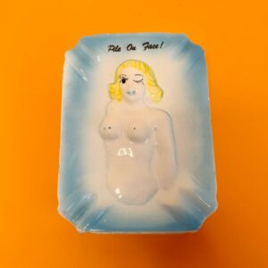 Cendrier pin-up vintage "Pile ou Face !" en porcelaine – Années 50-70